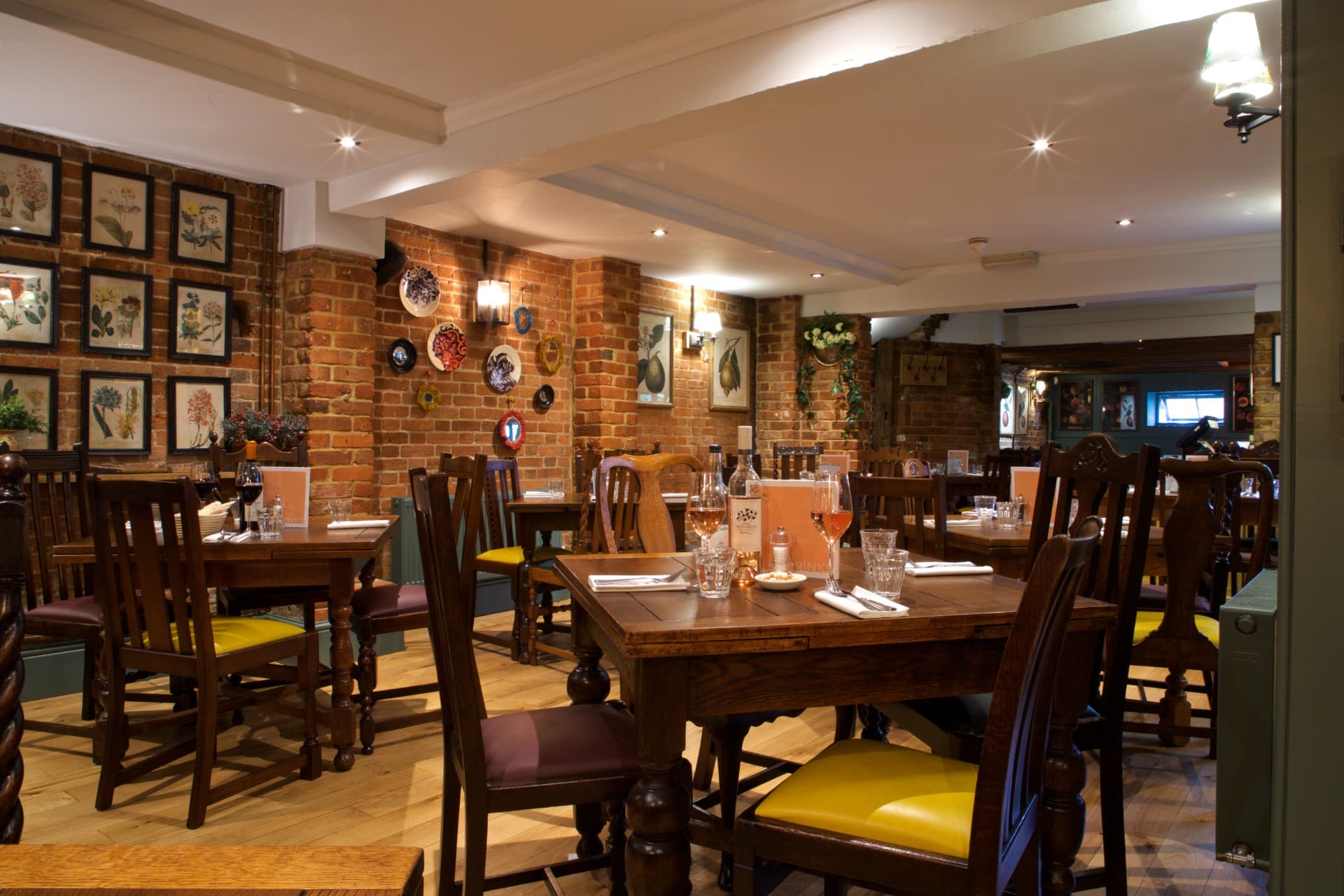 the-queens-head-weybridge-the-restaurant