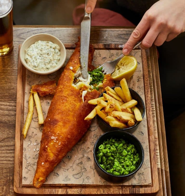 Cover Image for Complimentary Fizz when you order Fish and Chips at The Queen's Head!
