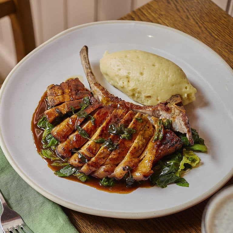 Cover Image for Our à la carte menu at The Queen's Head