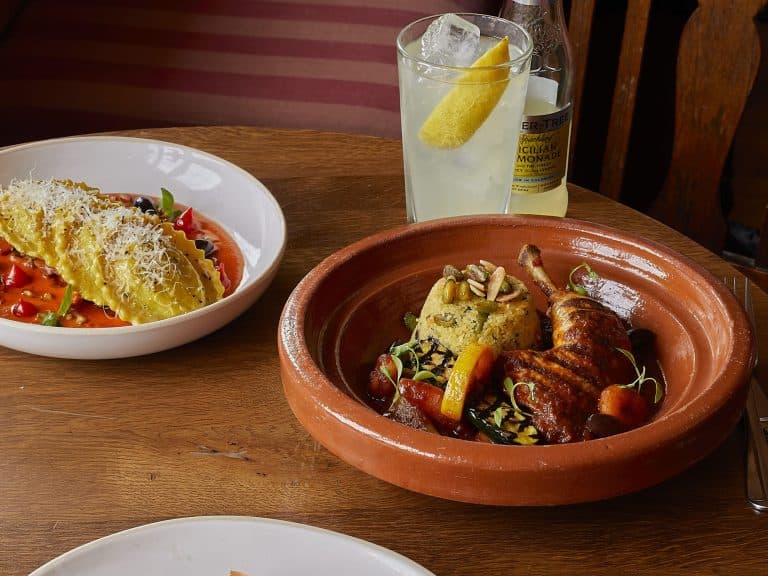Cover Image for Our à la carte menu at The Queen's Head